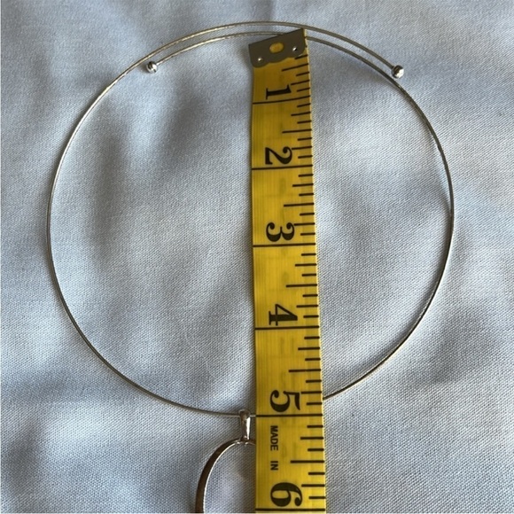 Oval Pendant on Choker Chain - Picture 3 of 6